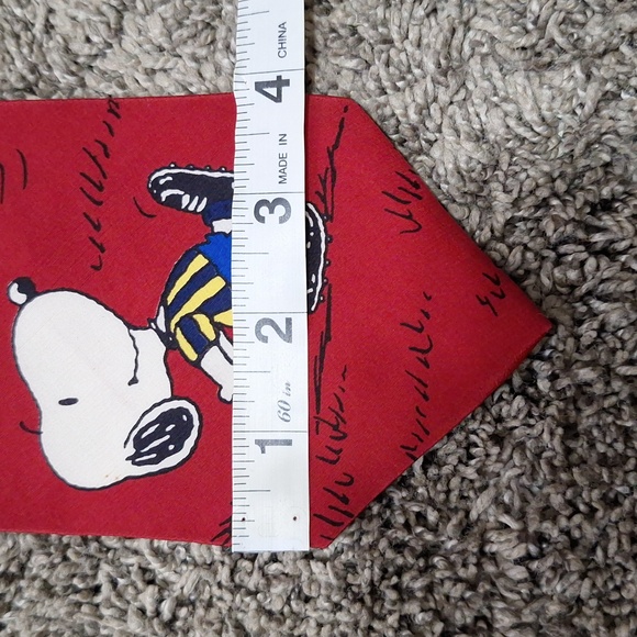 Vintage PEANUTS Snoopy/Charlie Brown soccer necktie - 100% silk - Picture 7 of 9